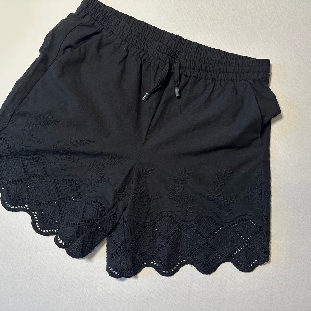 VENUS Black High Waist Eyelet Shorts